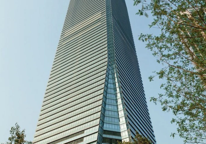 483 meters above the sky: the tallest hotel in the world