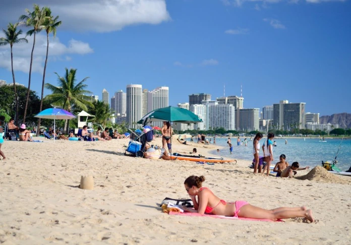 Experience trip to Hawaii in the New Year's week
