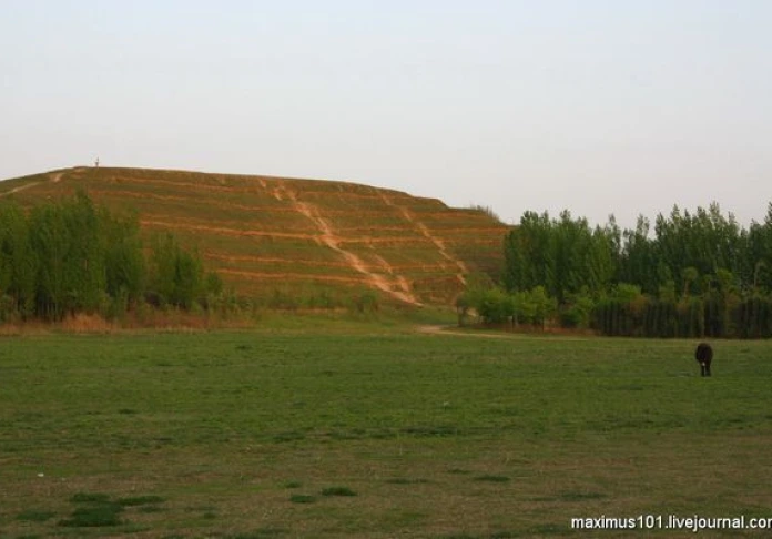 Піраміди Китаю