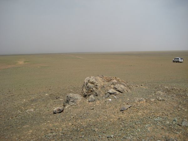 Mongolia / Gobi.  Iolyn US $ e Dalanzadgad