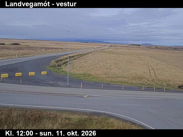 Road camera, road 1, towards the Thjorsa river, Landvegamot, South