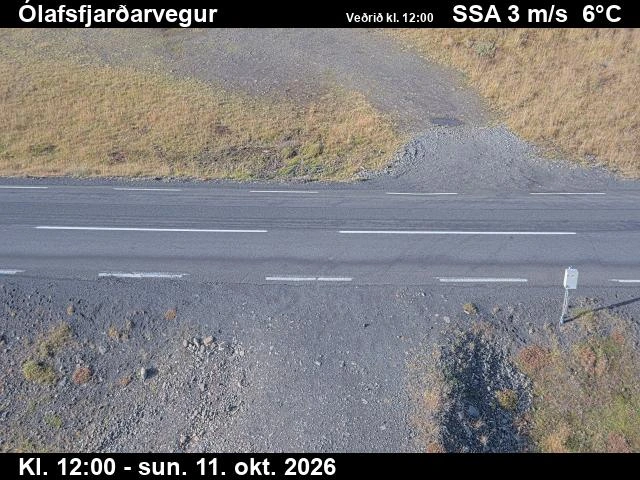 Road camera, road 82, road surface, Olafsfjordur road at Saudanes, North