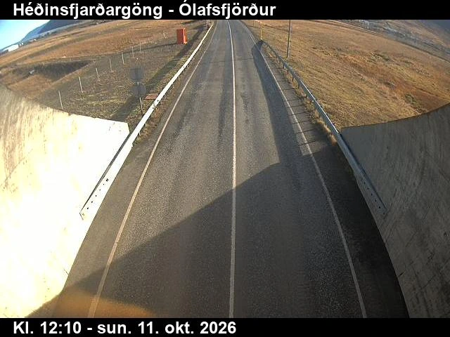 Road camera, road 76, road surface, Hedinsfjordur Tunnel, Olafsfjordur side, North
