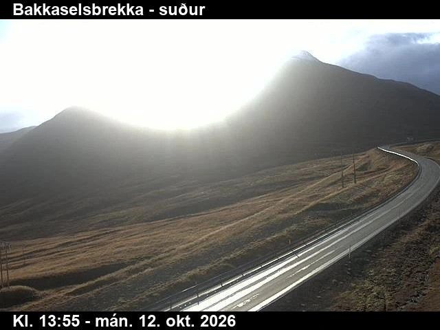 Road camera, road 1, looking south, Bakkaselsbrekka, North