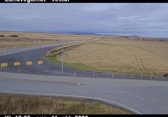 Road camera, road 1, towards the Thjorsa river, Landvegamot, South