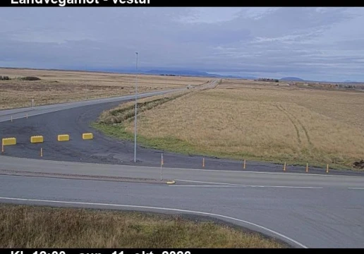 Road camera, road 1, towards the Thjorsa river, Landvegamot, South