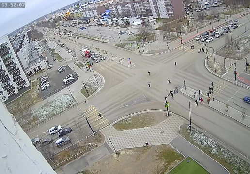 Lenina Avenue and Sovetskaya Street, Noyabrsk