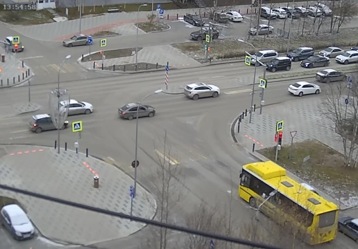 Mira Avenue and Respubliki Street, Noyabrsk
