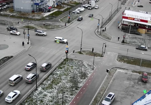 Sovetskaya Street and Vysotskogo Street, Noyabrsk
