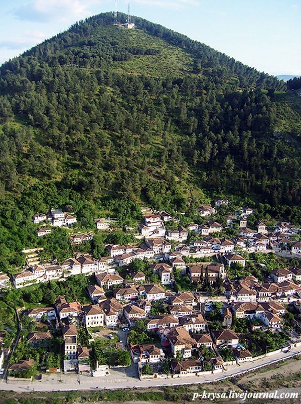 Vecherniy Berat.  Albania.  Evening Berat.  Of Albania.